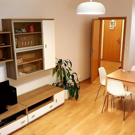 Apartment Smichov Прага Екстер'єр фото